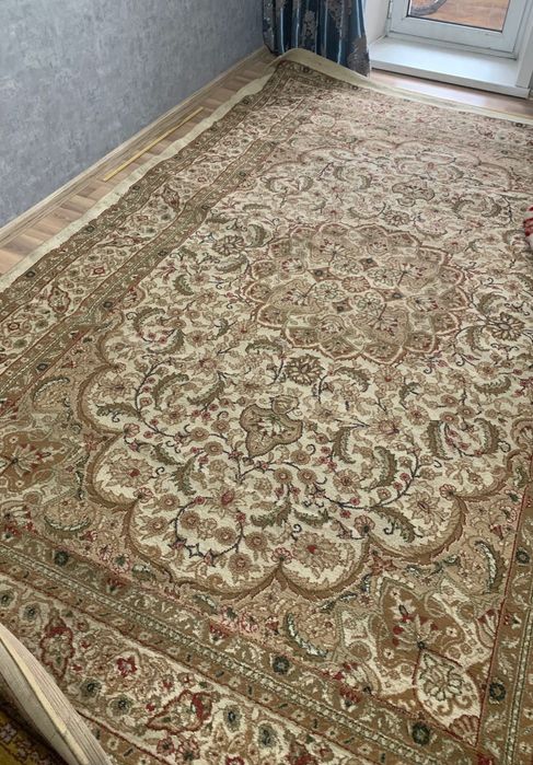 Продается ковёр 2×3