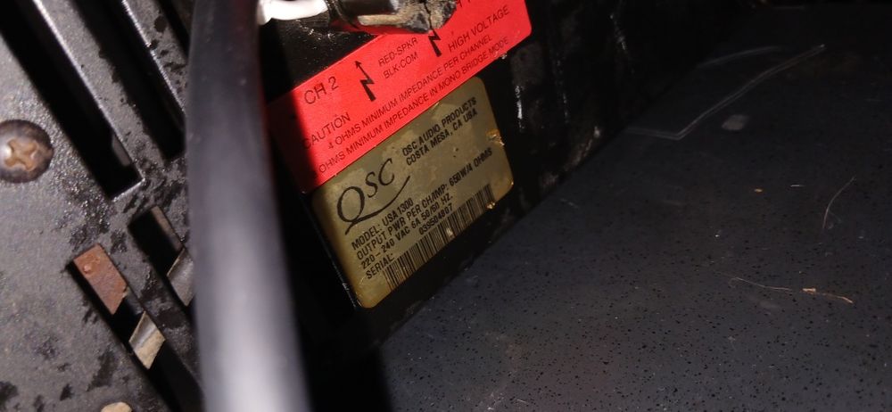 Qsc 1300 2x650 w rms