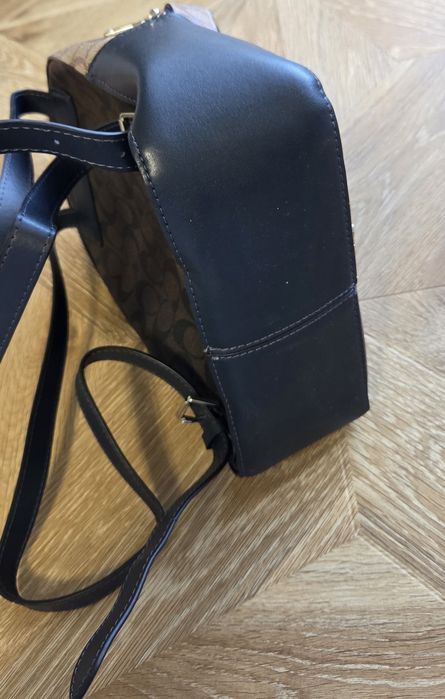Женский кожаный рюкзак Coach