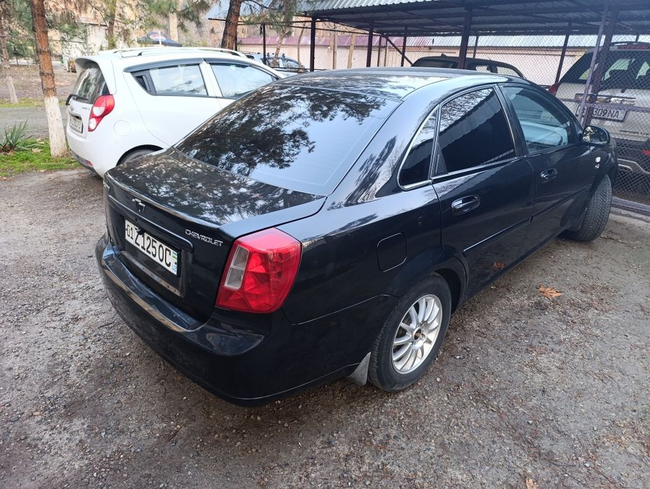 Chevrolet Lacetti  1.8 бензин