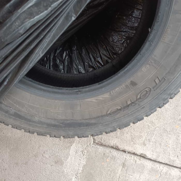 Продам резину 215/70R16