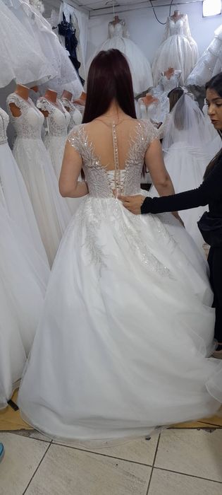 Vând rochie de mireasă