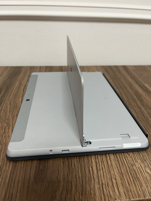 Surface go планшет на Windows 10 дюймов. Pentium 4425y 4gb 64 память
