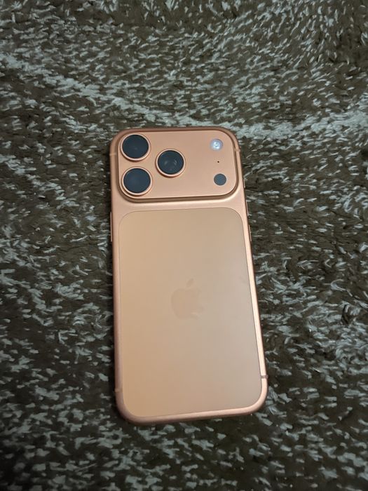 Iphone 17 pro orange