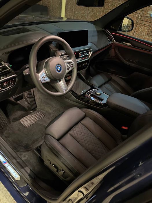 BMW iX3M Black edition