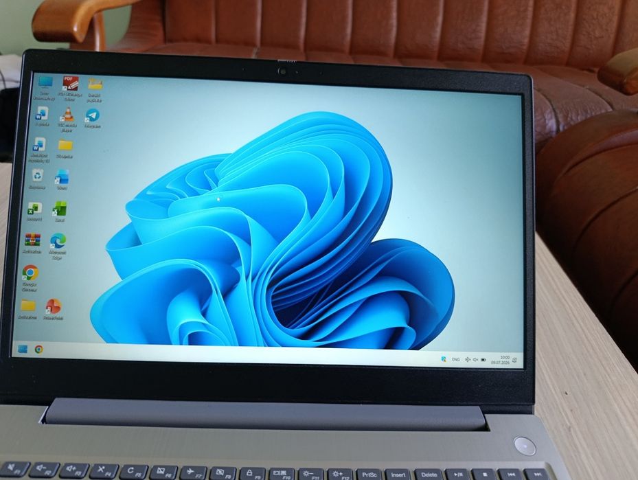 Lenovo IdeaPad 3 15IGL05 | RAM 8GB / SSD 256GB | Windows 11 ideal hola