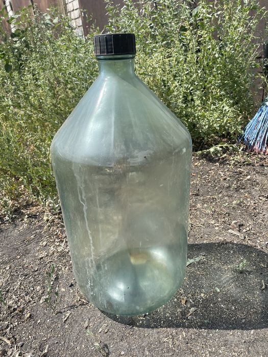 Продам бутыль 20 литров бу