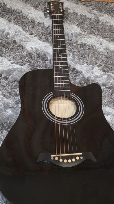 Гитара акустическая