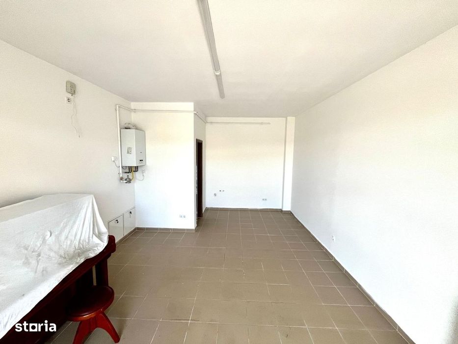 Spațiu comercial parter cu vitrină, central Ocna Sibiului