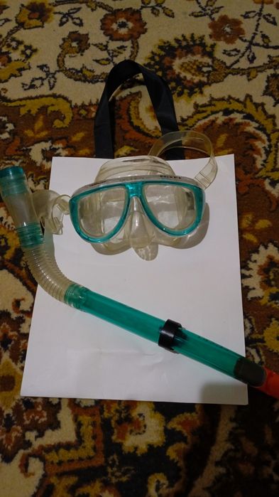 Продам маску для плавания