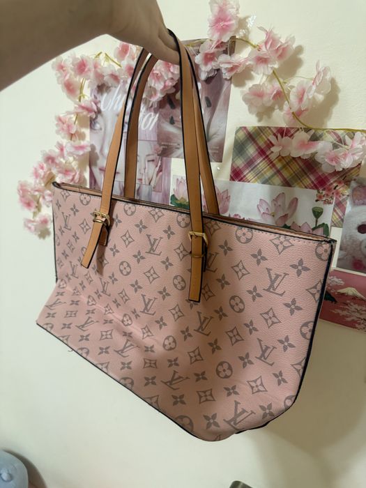 louis vuitton розова