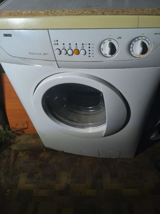 Стиральная машина zanussi