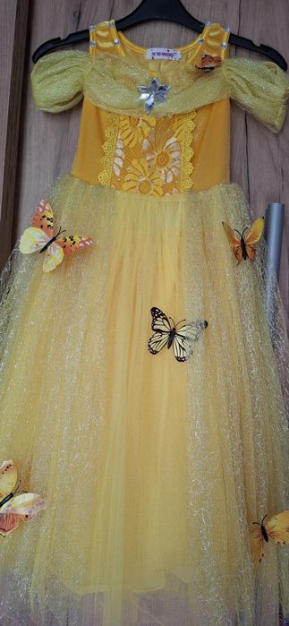 Rochie Belle, cu fluturi, folosita o data ca Zåna Vară