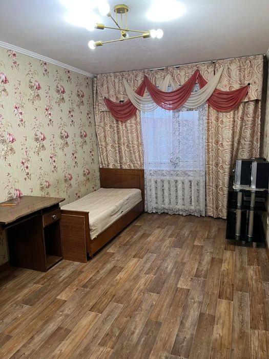 3 комн Центр,8 школа