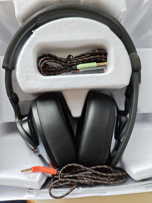 Продам наушники JBL