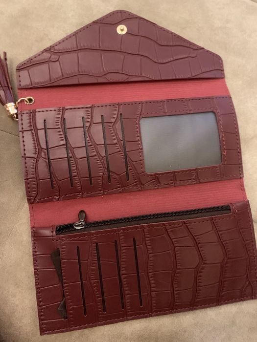 Дамски портмоне