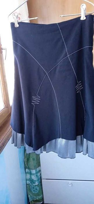 Продам костюмы 46-48 размеров