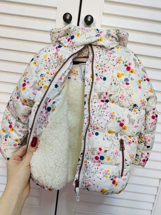 Продается новая куртка на девочку