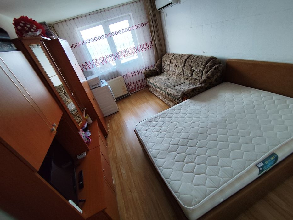Vând apartament cu două camere