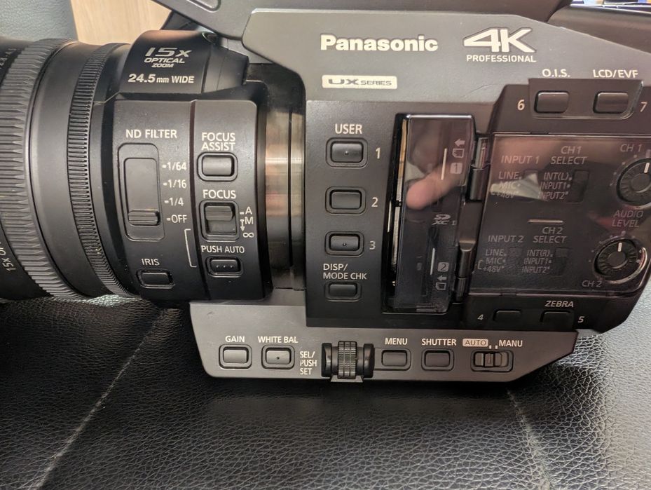 Vând camera video profesionala Panasonic Ag-ux90