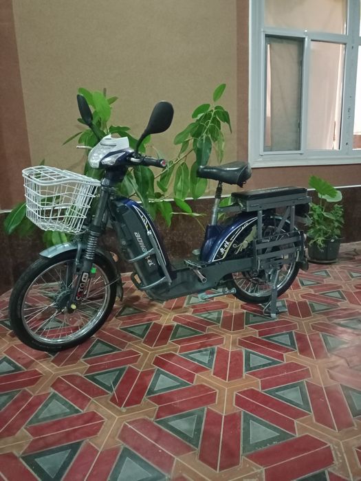 Эликтиричкий скутер