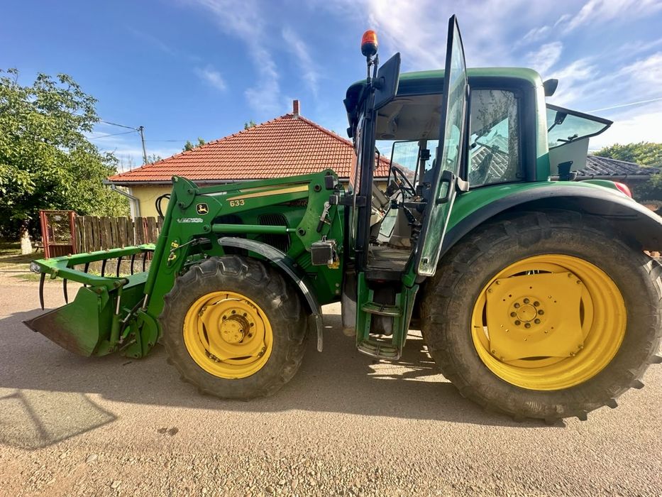 John Deere 6220 cu incarcator +cupa