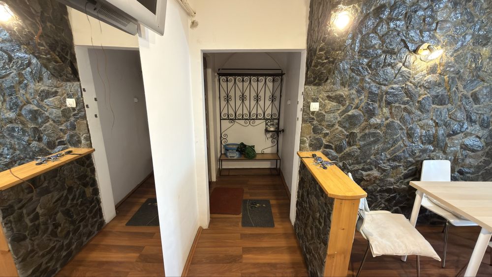 De închiriat apartament 2 camere