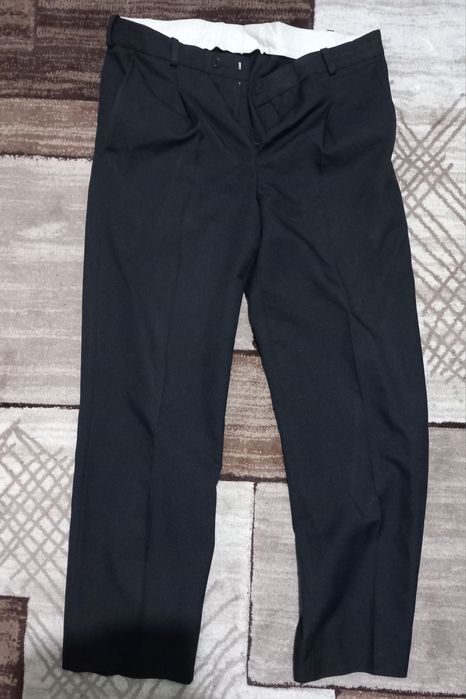 Veste si pantaloni costum