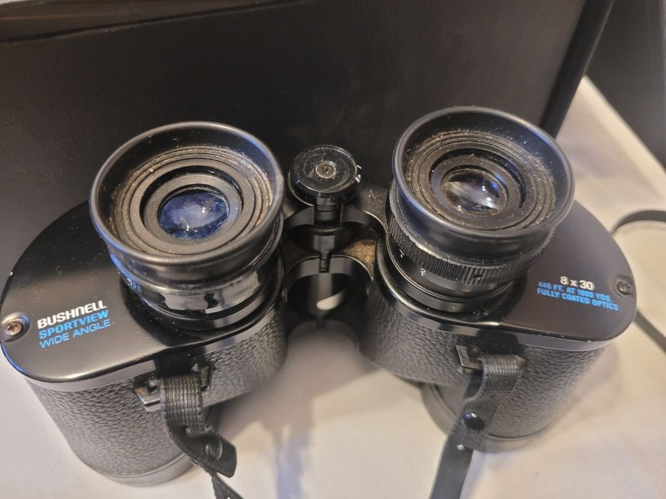 Binoclu japonez puternic Bushnell 8x30