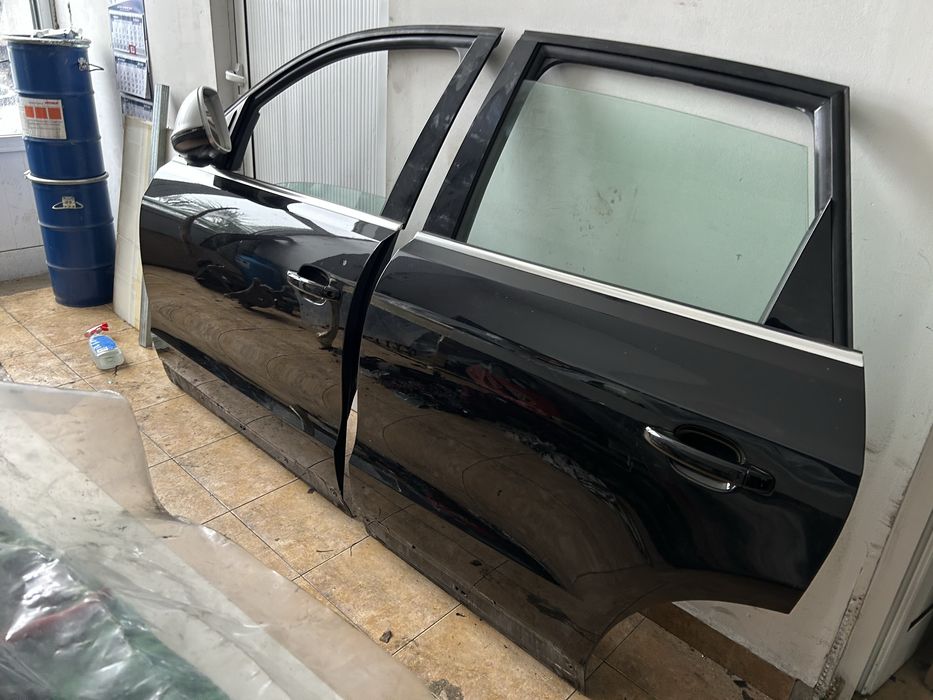 Предна лява врата и задна лява врата Audi SQ5 Q5
