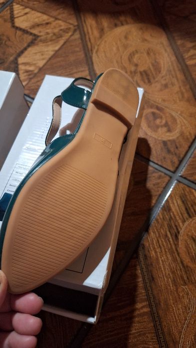 Vând balerini superbi fetițe