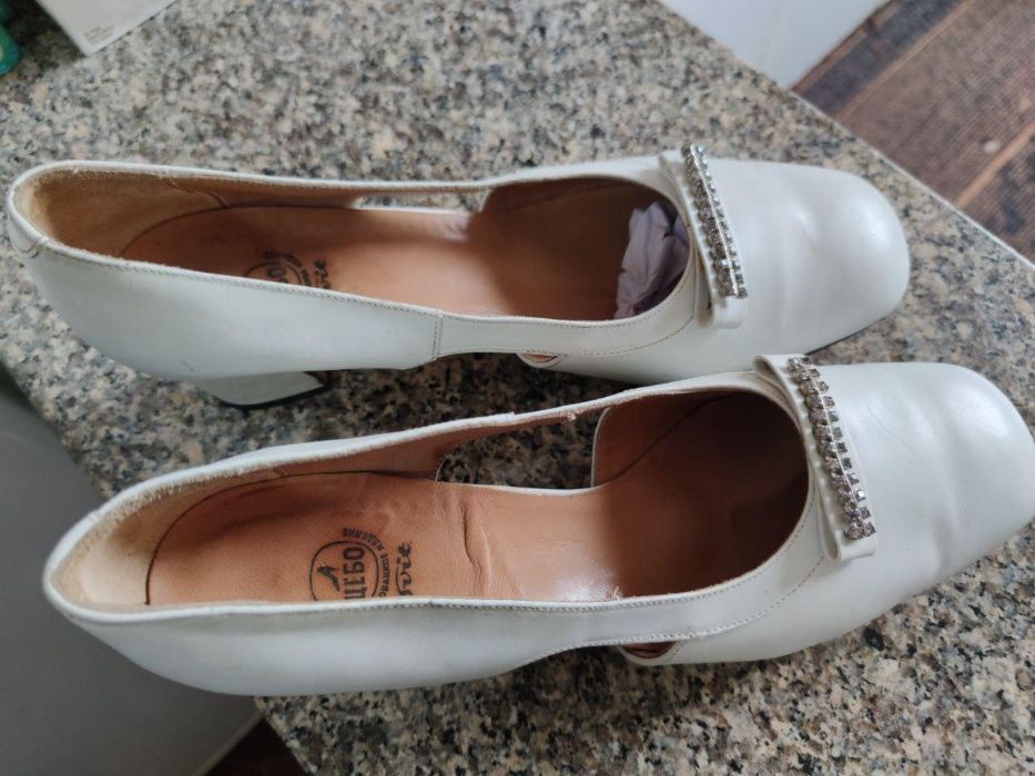 Продается кожаная обувь