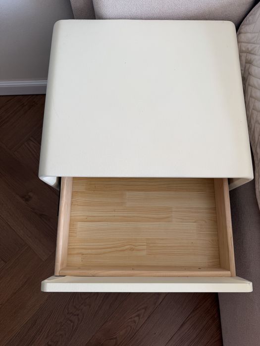 Птодкроватная тумба