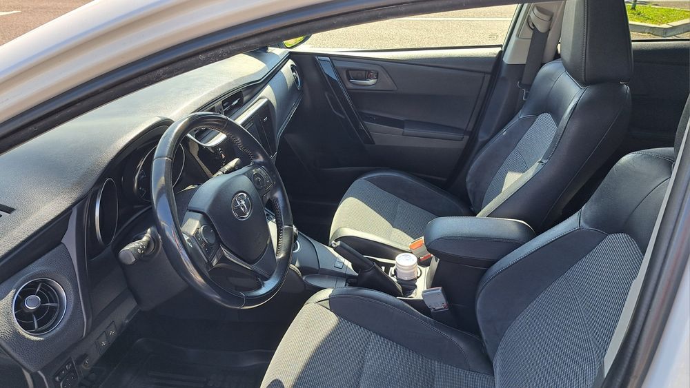 Vând Toyota Auris Hibrid 2018 cu GPL