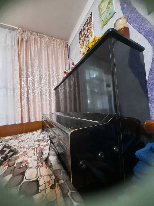 Фортепиано Урал. Очень классный музыкальный инструмент.