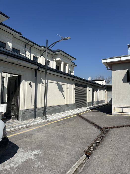 Охунбобоев , Мевазор махаллада 2,7 соток участка сотилади.