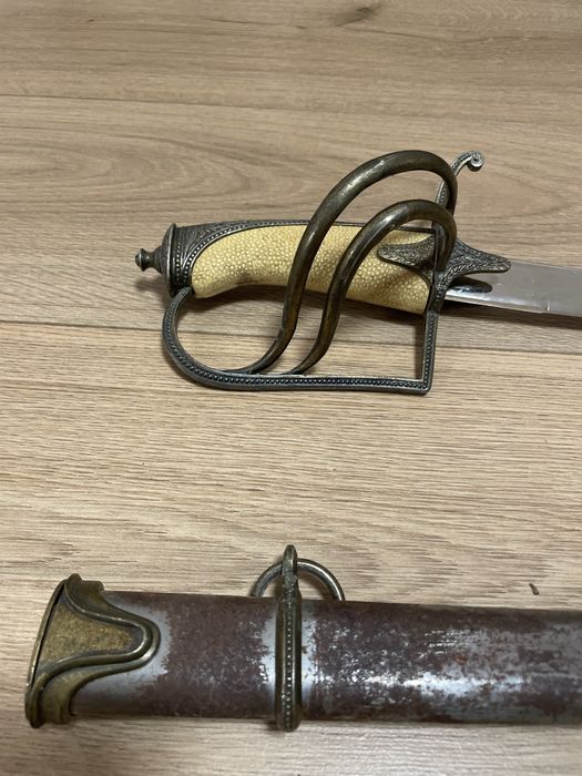 sabie cu protectie pt mana si teaca