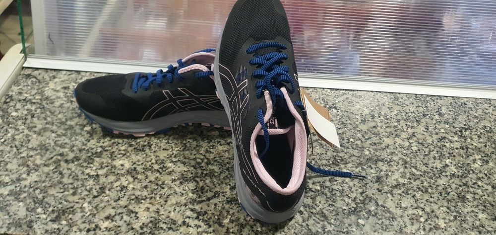 Маратонки:Asics:-43номер