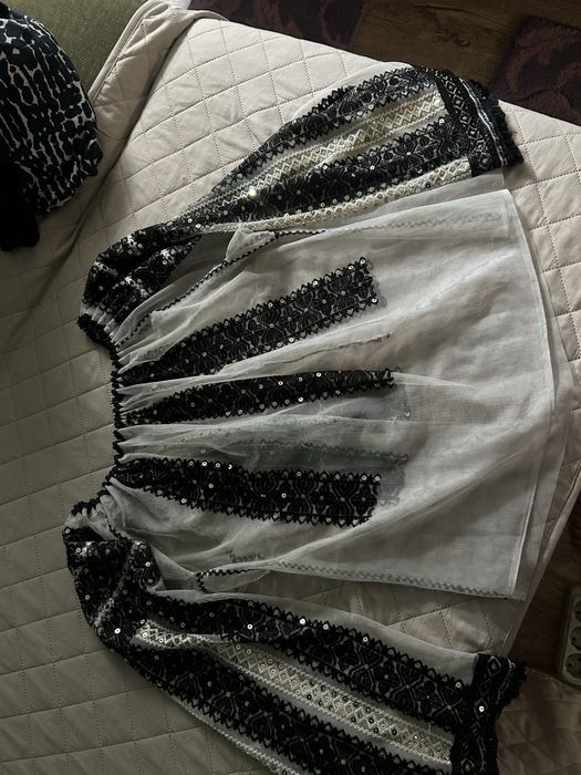 Vând IIE din bucovina cusuta manual. Vechime de 45 de ani