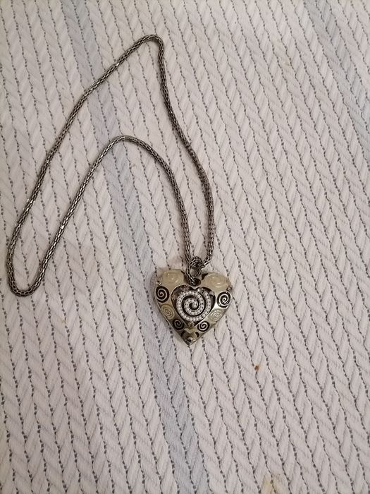 Красиво бижу, много елегантно.