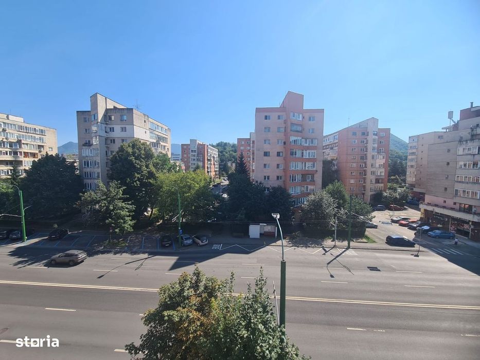 Cartierul Scriitorilor-strada Zizinului,2 balcoane,decomandat — fotografia 1