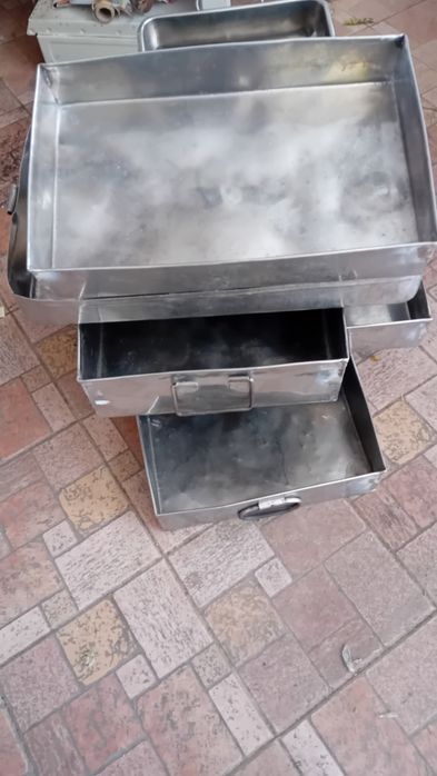 Провесионални  тави от  неръждавейка