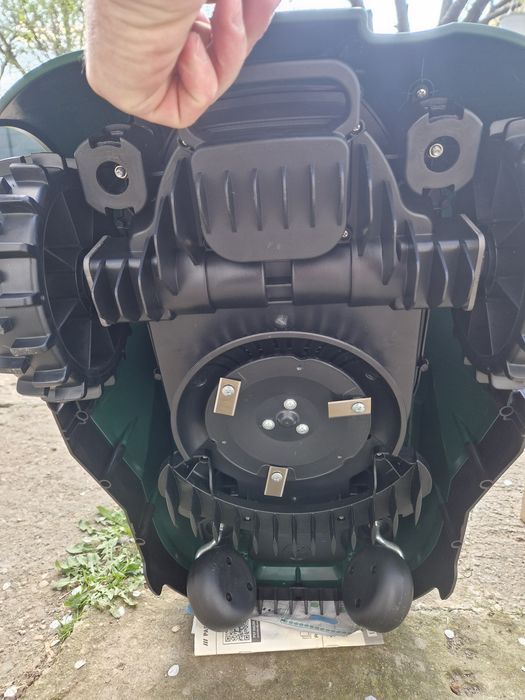 Robot tuns iarba Parkside nou