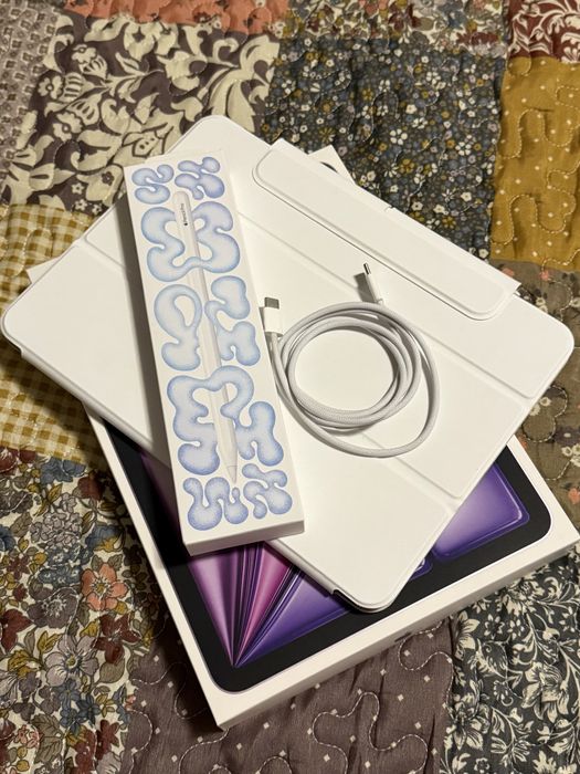 Apple iPad Air 11 inch M2 2024 128 GB Violet Wifi + Apple Pencil