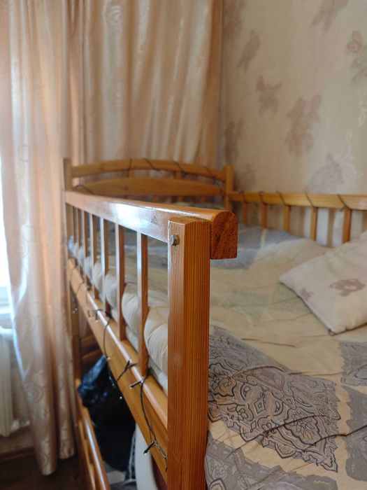 двуярусная кровать
