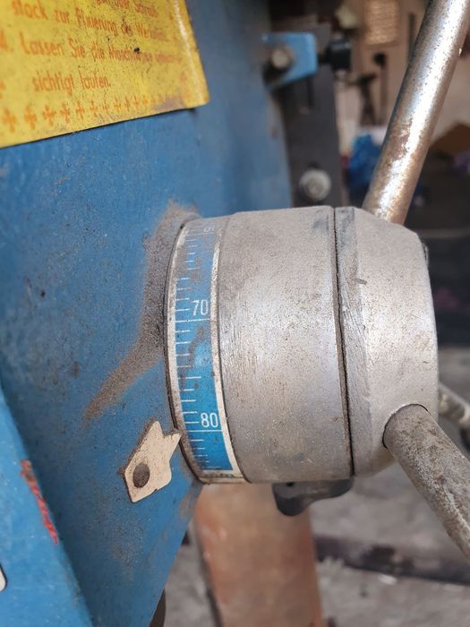 Настолна бормашина монофазна