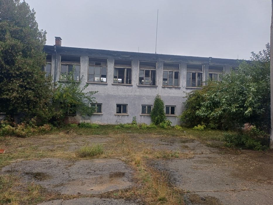 Дава се под наем Промишлена сграда в Плевен, Дружба 1 - 14000 кв.м за 765 € - Снимка #3