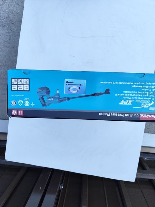 Нова акумулаторна водоструйка Макита Makita DHW180