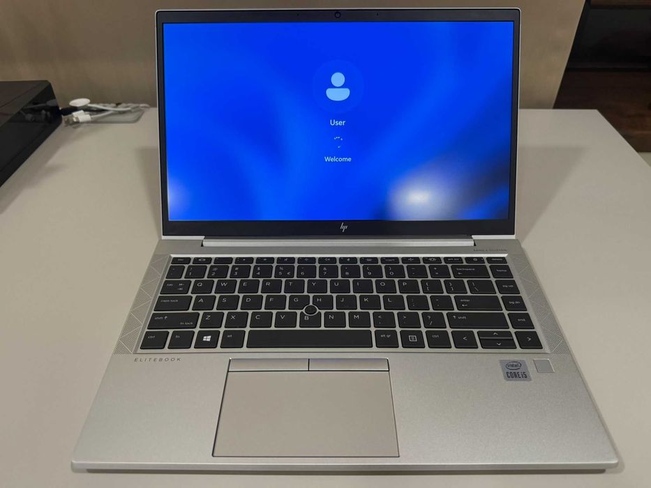 Laptop HP EliteBook 840 G7 + Docking Station , Geanta Noua , Mouse