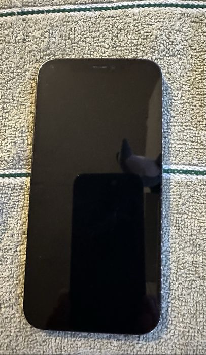 Продам iPhone 12 Pro.